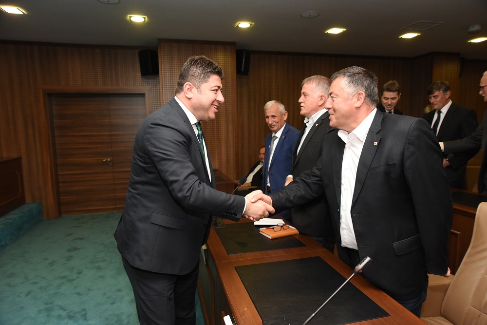 EŞİT HİZMET İLKESİYLE ÇALIŞACAĞIZ